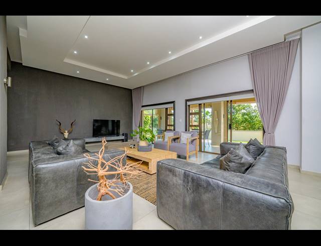 4 BEDROOM HOUSE FOR SALE IN SHEFFIELD BEACH